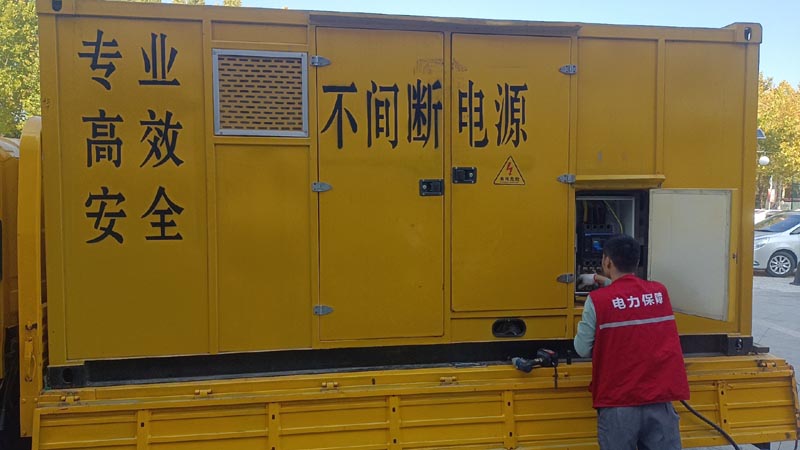 香河柴油发电机组和UPS电源配合使用时，如何避免切换过程中的电力中断？